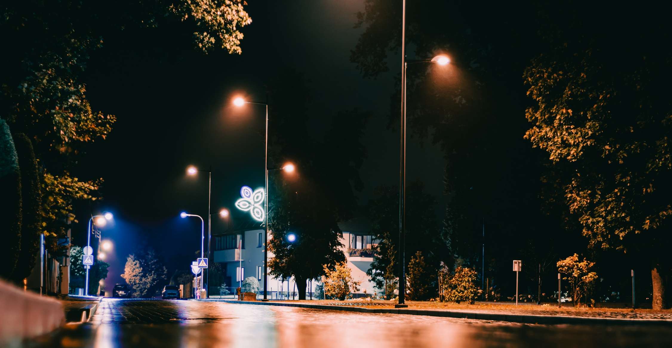 楼宇自控系统，弱电设备监控，高效建筑管理，减少人工成本